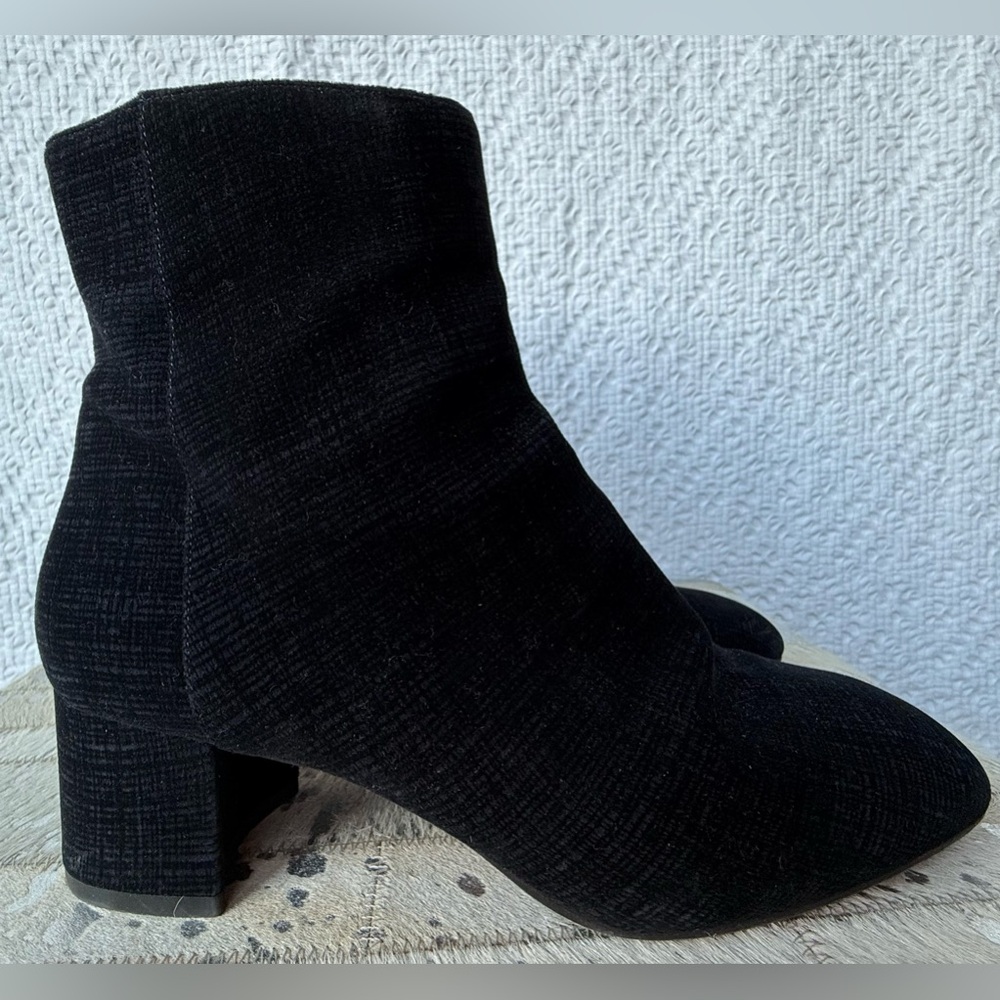 Aquatalia Jocelyn Velvet Block Heel Boot in Black Size 8.5